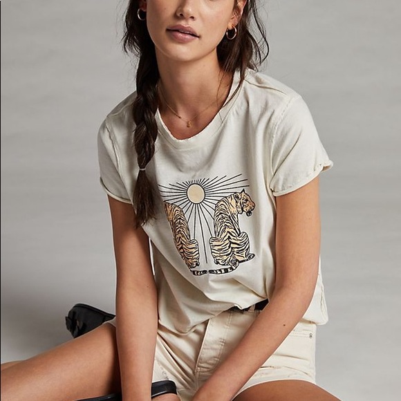 Anthropologie Tops - NWT Anthroplogie x Real Fun, wow! Tiger Graphic Tee Large